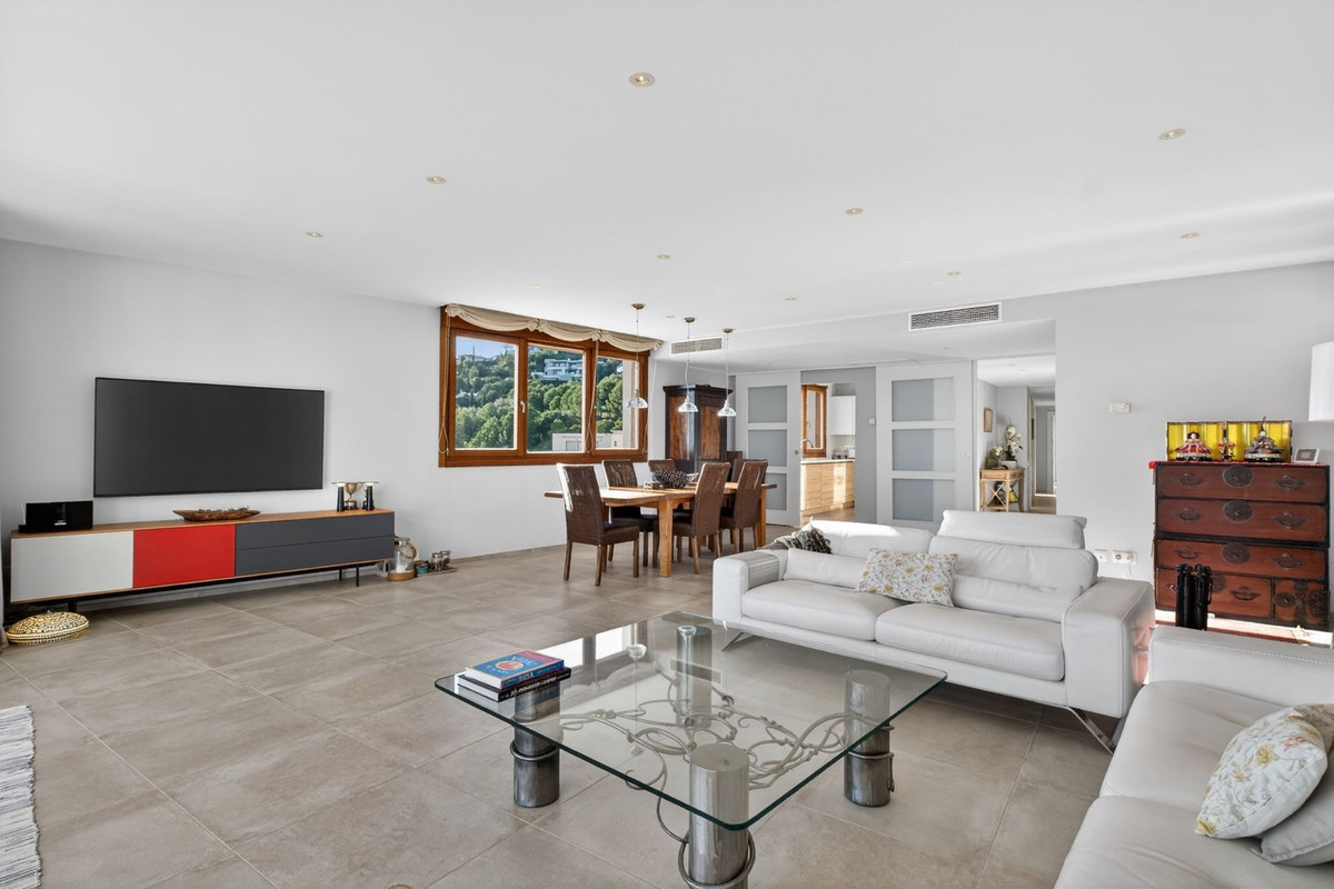 3 Bed Apartment for sale in Altos De Los Monteros Costa Del Sol, Málaga, Spain