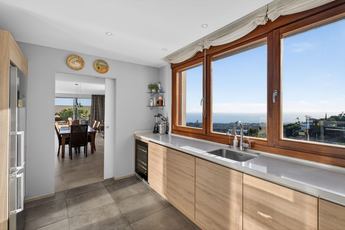 3 Bed Apartment for sale in Altos De Los Monteros Costa Del Sol, Málaga, Spain
