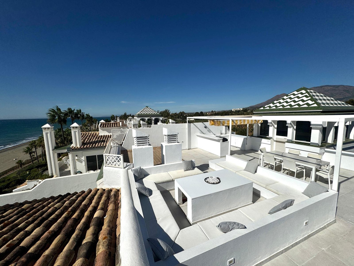 3 Bed Apartment for sale in Estepona Costa Del Sol, Málaga, Spain