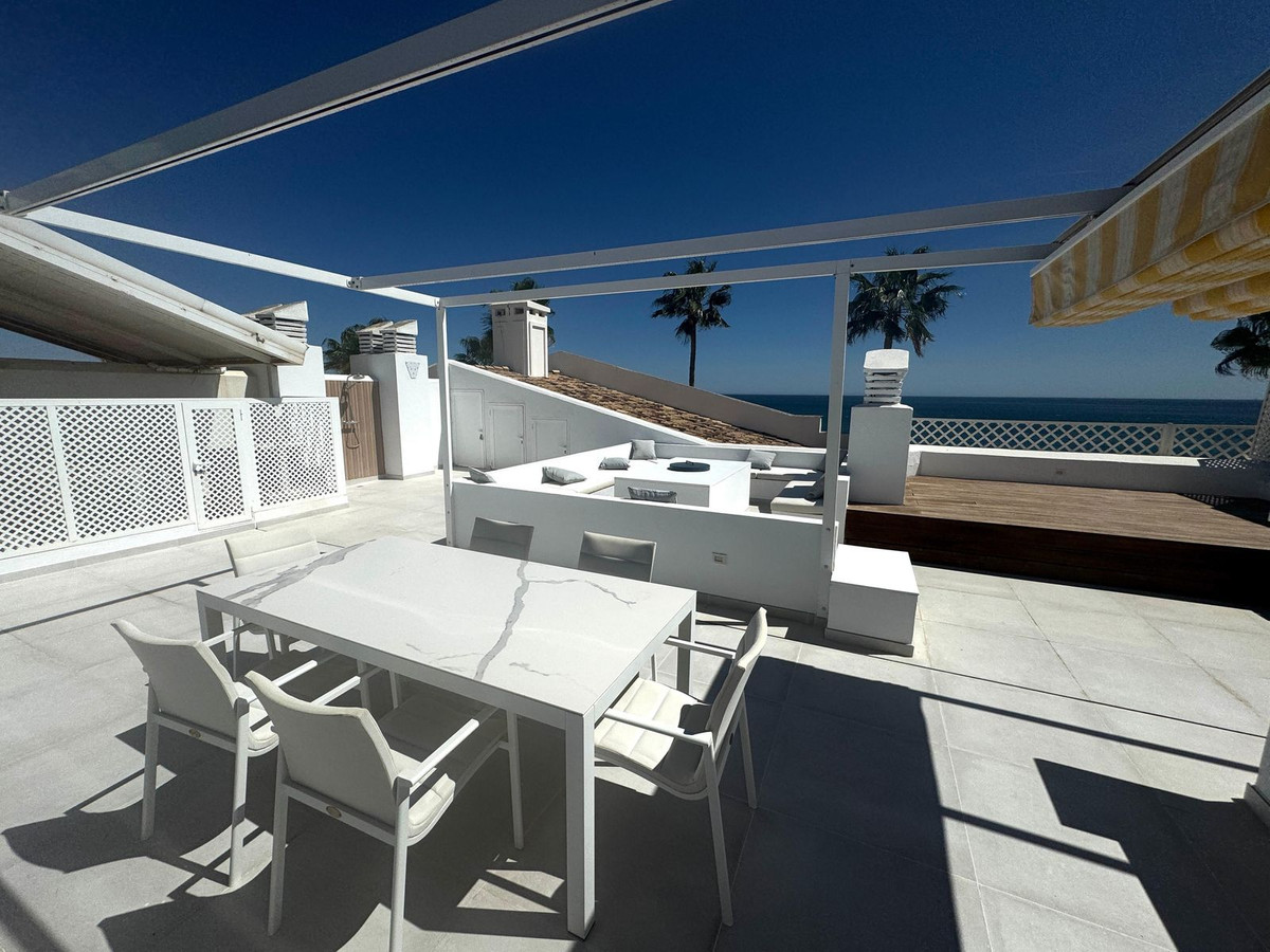 3 Bed Apartment for sale in Estepona Costa Del Sol, Málaga, Spain