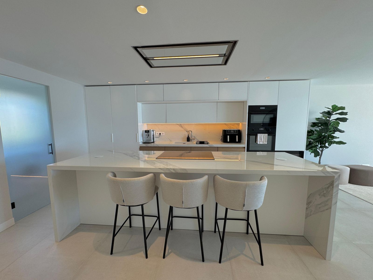 3 Bed Apartment for sale in Estepona Costa Del Sol, Málaga, Spain