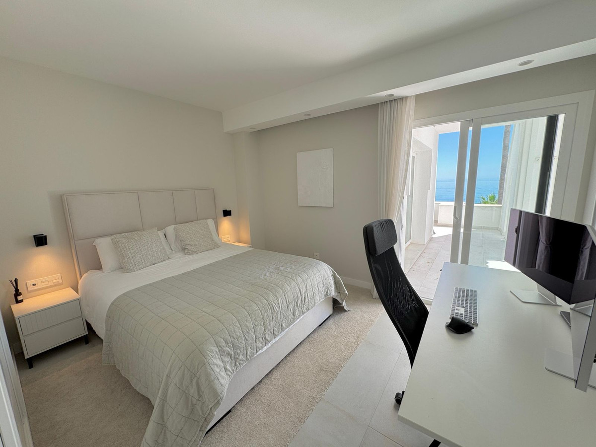 3 Bed Apartment for sale in Estepona Costa Del Sol, Málaga, Spain