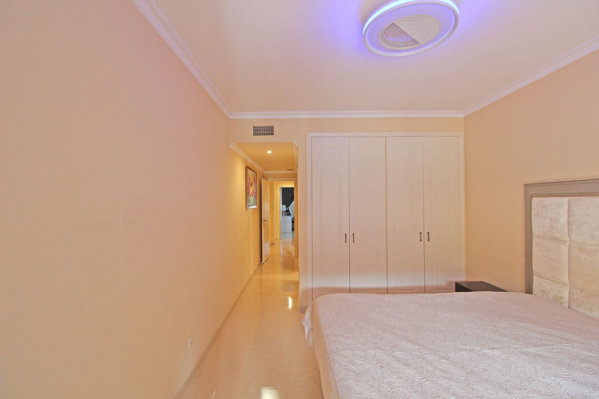 2 Bed Apartment for sale in Puerto Banús Costa Del Sol, Málaga, Spain