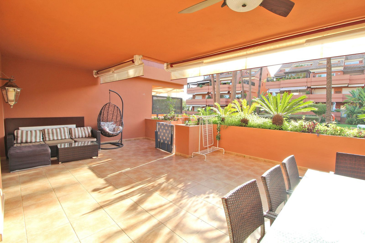 2 Bed Apartment for sale in Puerto Banús Costa Del Sol, Málaga, Spain
