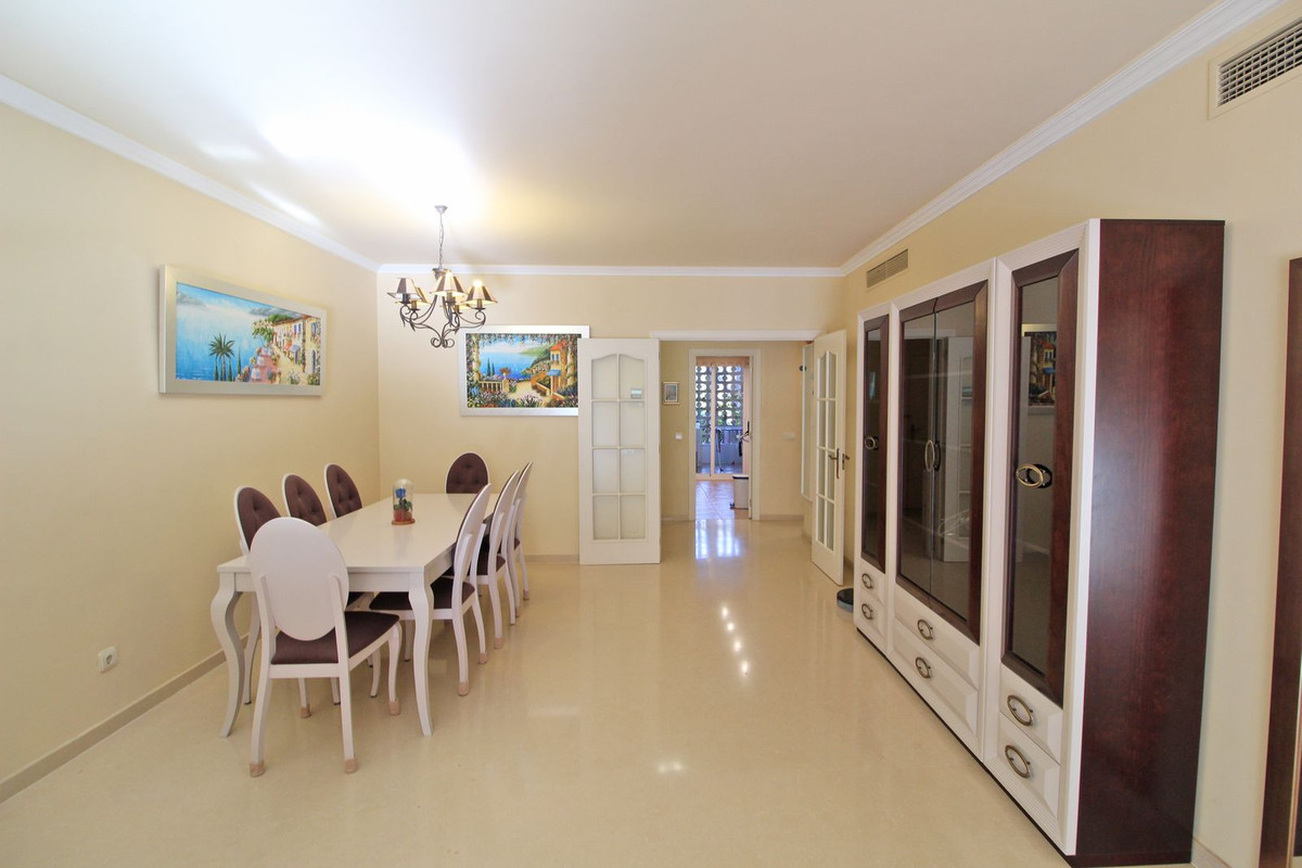 2 Bed Apartment for sale in Puerto Banús Costa Del Sol, Málaga, Spain