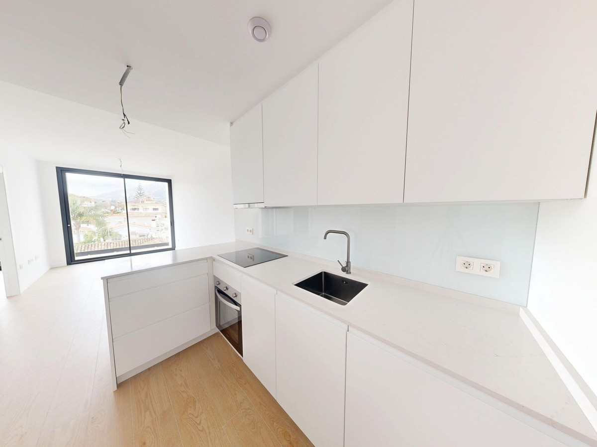 2 Bed Apartment for sale in Fuengirola Costa Del Sol, Málaga, Spain
