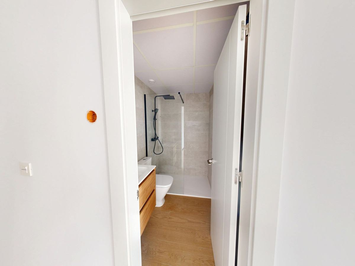 2 Bed Apartment for sale in Fuengirola Costa Del Sol, Málaga, Spain