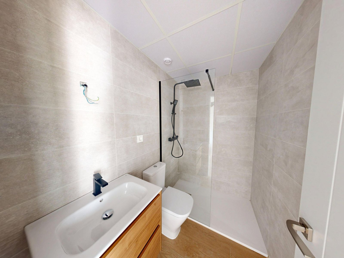 2 Bed Apartment for sale in Fuengirola Costa Del Sol, Málaga, Spain