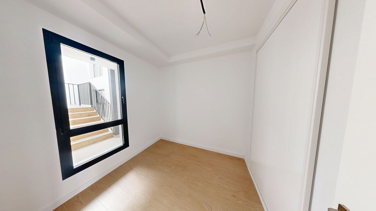 2 Bed Apartment for sale in Fuengirola Costa Del Sol, Málaga, Spain