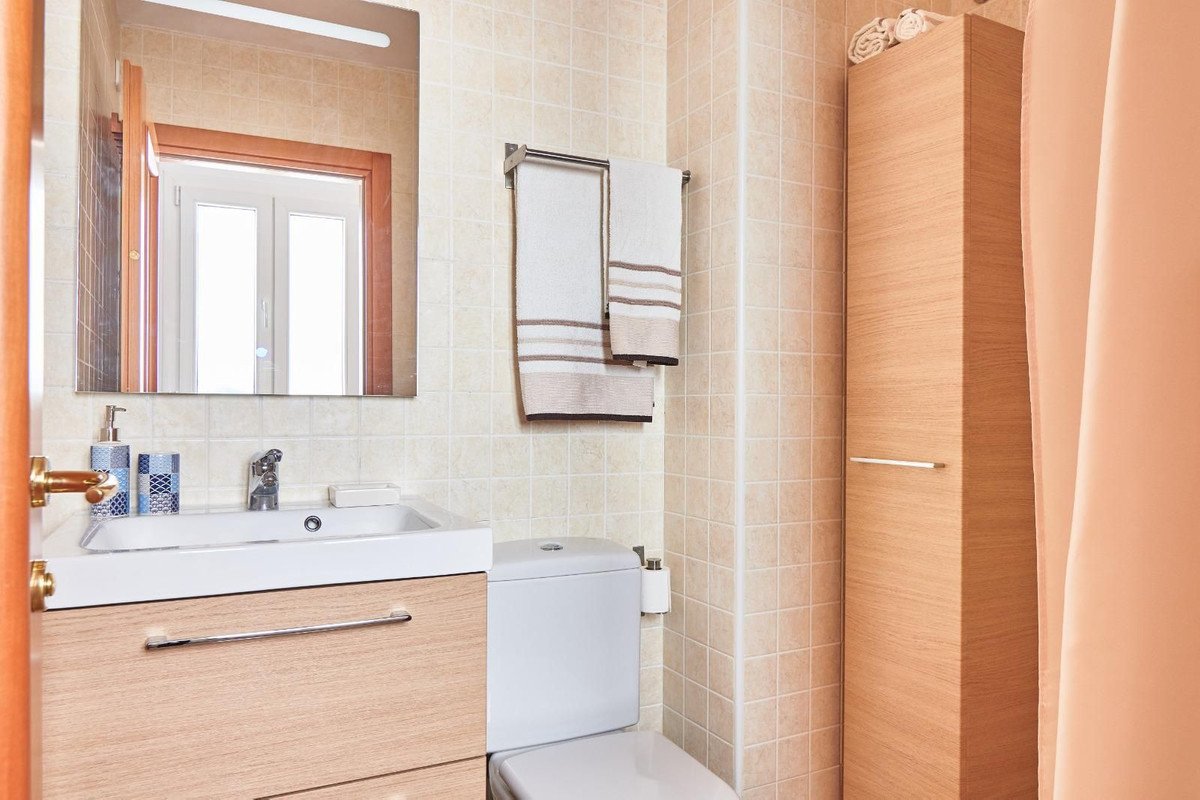 Se vende Apartamento Planta Baja de 2 dormitorios en Costa Del Sol, Málaga, España