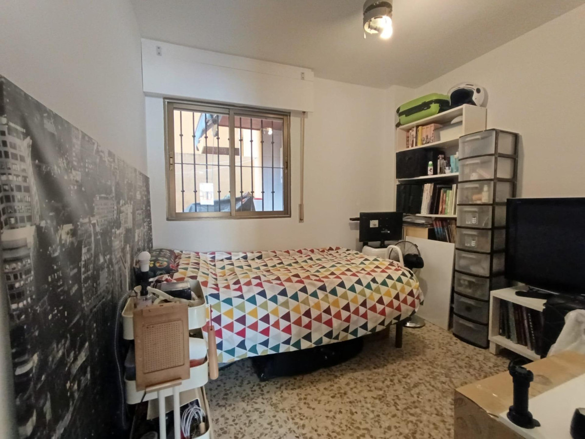 4 Bed Apartment for sale in Fuengirola Costa Del Sol, Málaga, Spain