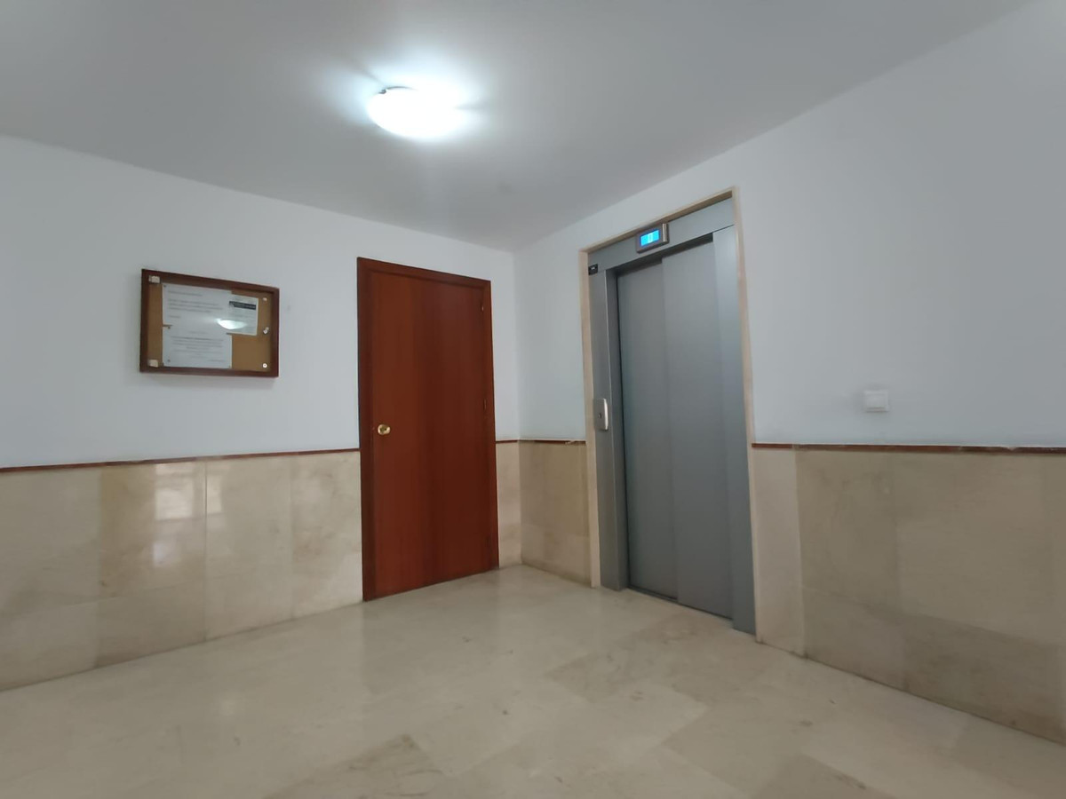 4 Bed Apartment for sale in Fuengirola Costa Del Sol, Málaga, Spain