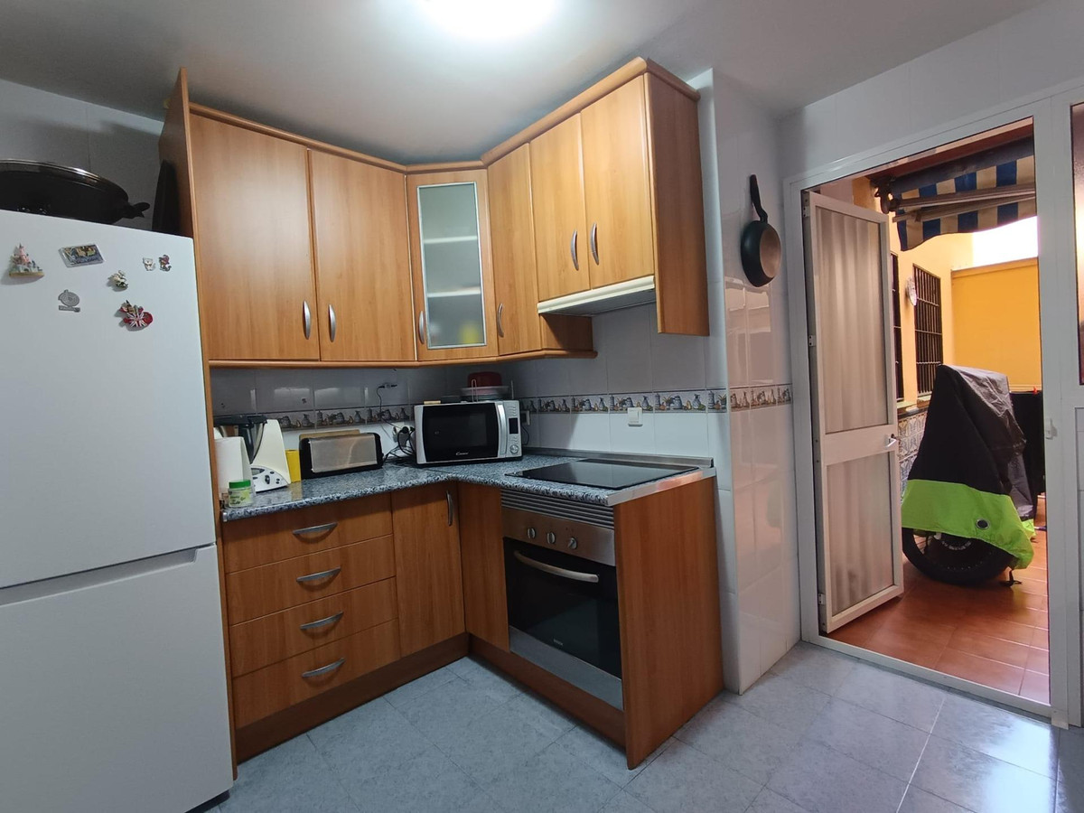 4 Bed Apartment for sale in Fuengirola Costa Del Sol, Málaga, Spain