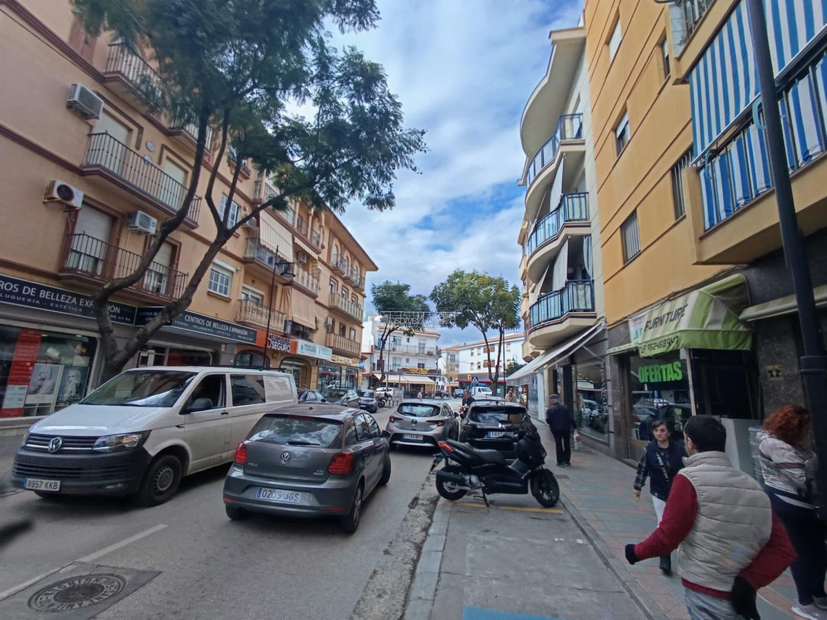 4 Bed Apartment for sale in Fuengirola Costa Del Sol, Málaga, Spain