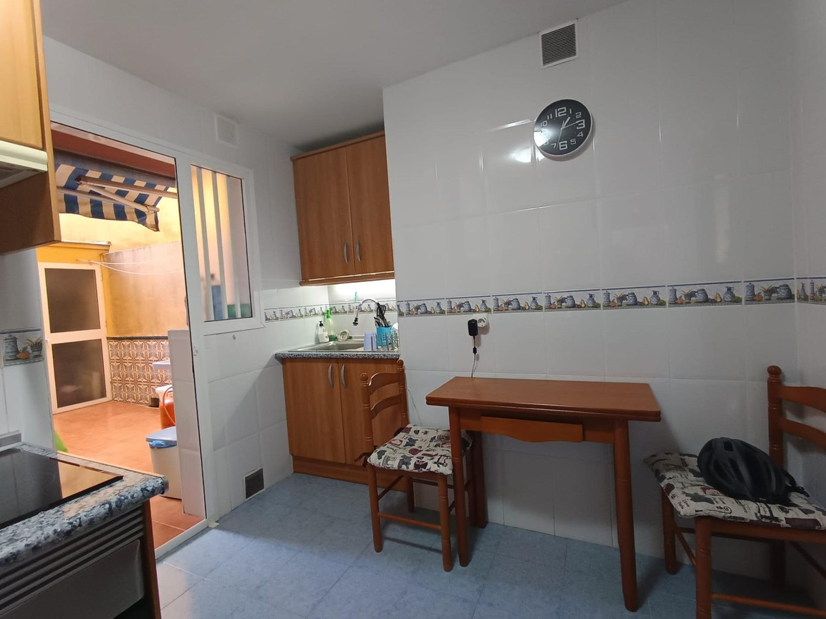 4 Bed Apartment for sale in Fuengirola Costa Del Sol, Málaga, Spain