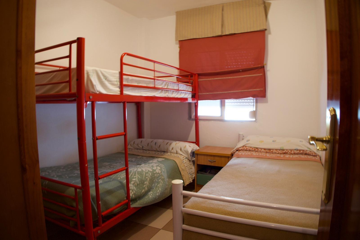 Se vende Apartamento Planta Media de 2 dormitorios en Costa Del Sol, Málaga, España