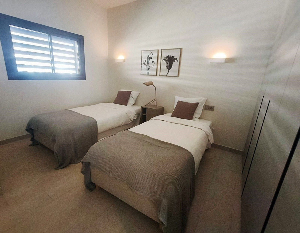 Se vende Apartamento Planta Media de 3 dormitorios en Costa Del Sol, Málaga, España