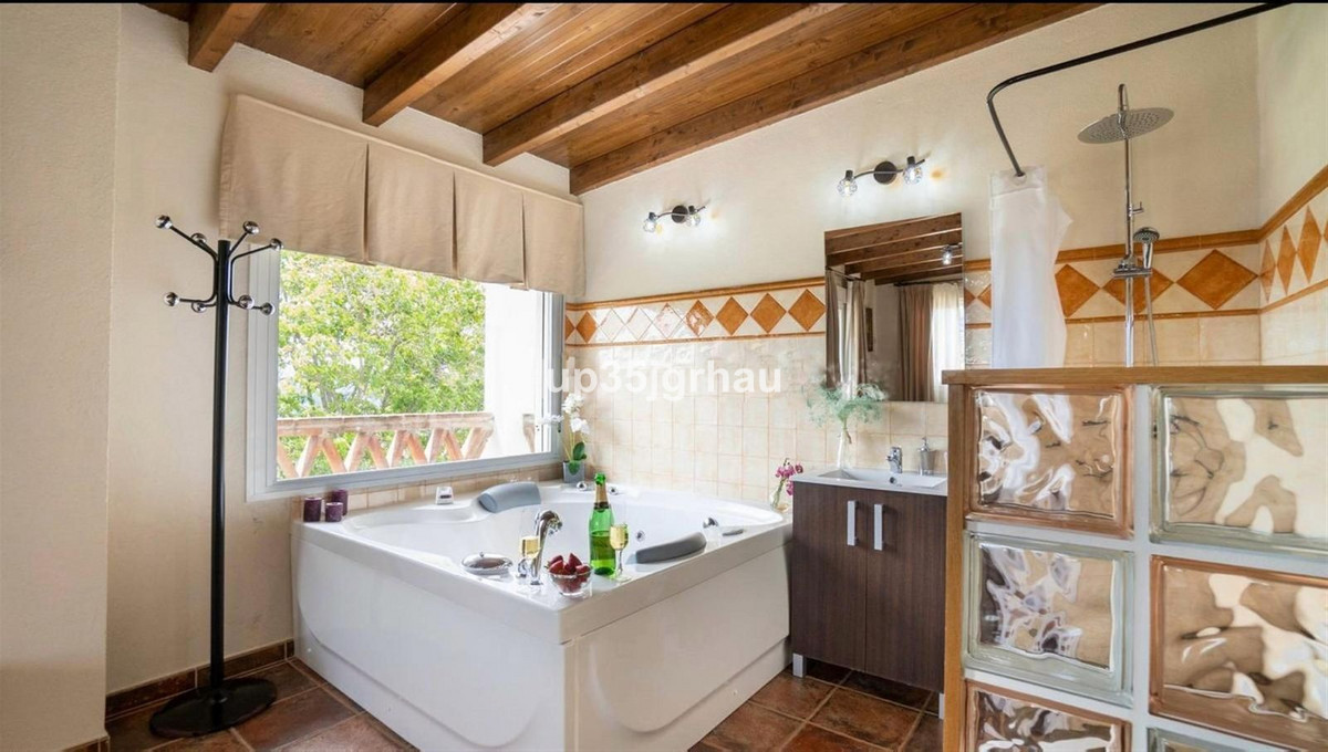 Se vende Villa - Chalet de 2 dormitorios en Costa Del Sol, Málaga, España