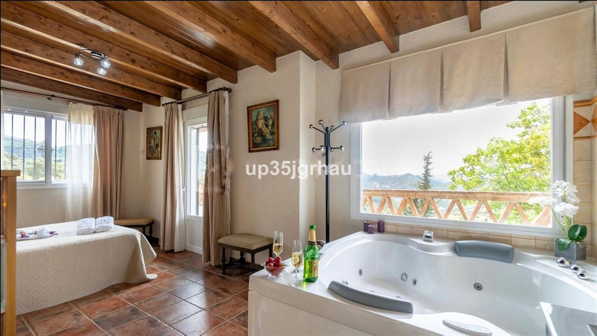 Se vende Villa - Chalet de 2 dormitorios en Costa Del Sol, Málaga, España