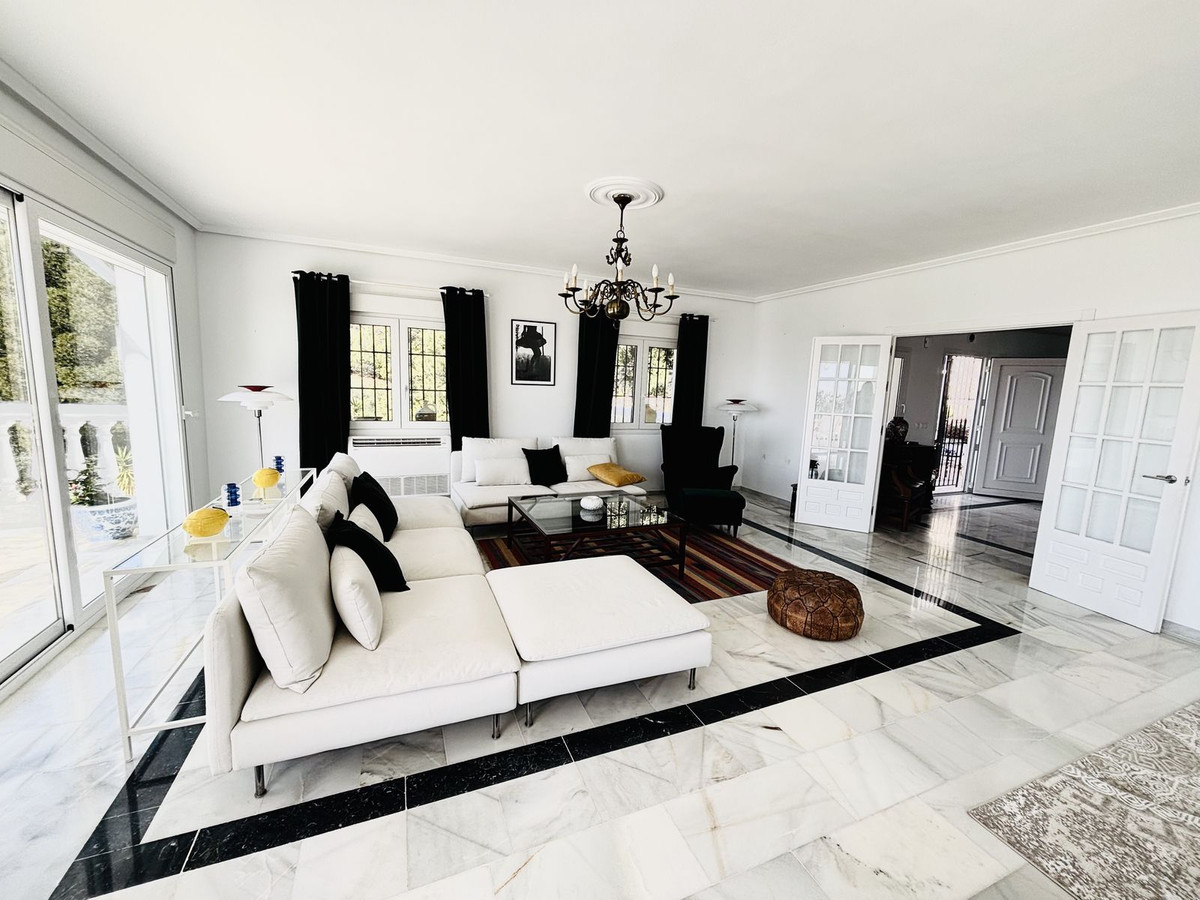 5 Bed Townhouse for sale in Valtocado Costa Del Sol, Málaga, Spain