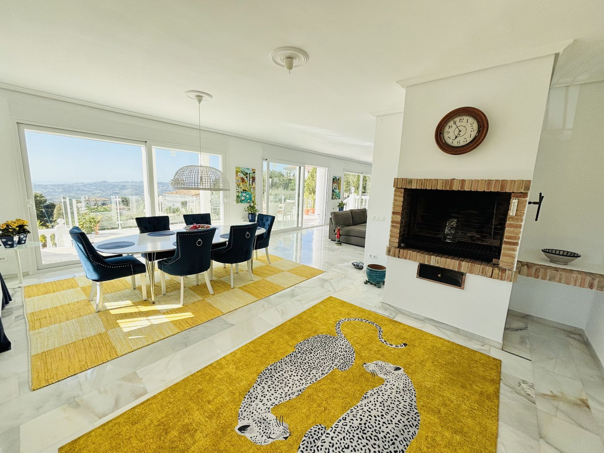 5 Bed Townhouse for sale in Valtocado Costa Del Sol, Málaga, Spain