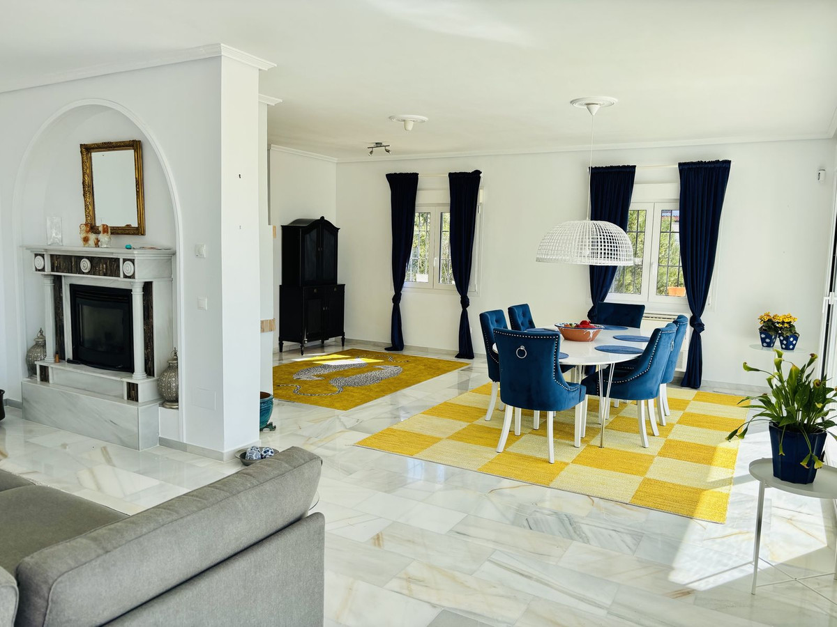 5 Bed Townhouse for sale in Valtocado Costa Del Sol, Málaga, Spain