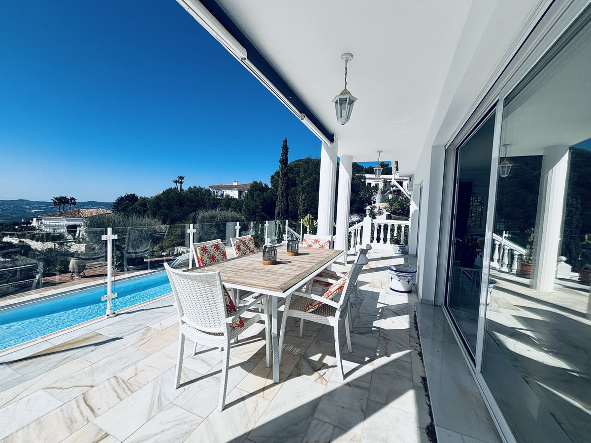 5 Bed Townhouse for sale in Valtocado Costa Del Sol, Málaga, Spain