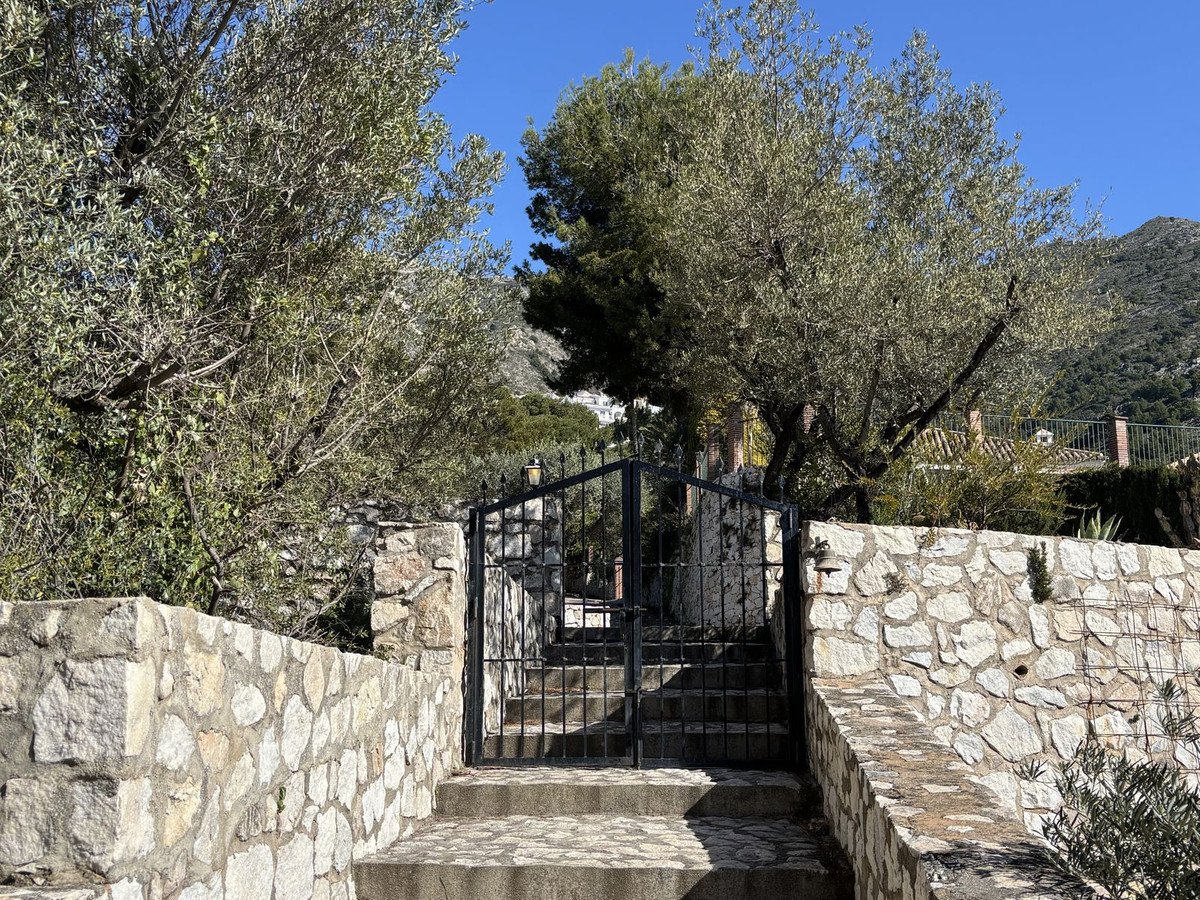 5 Bed Townhouse for sale in Valtocado Costa Del Sol, Málaga, Spain