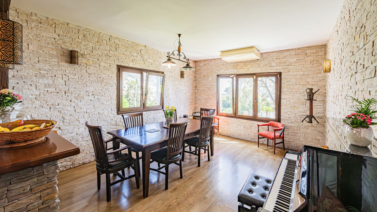 4 Bed Townhouse for sale in Benalmadena Pueblo Costa Del Sol, Málaga, Spain