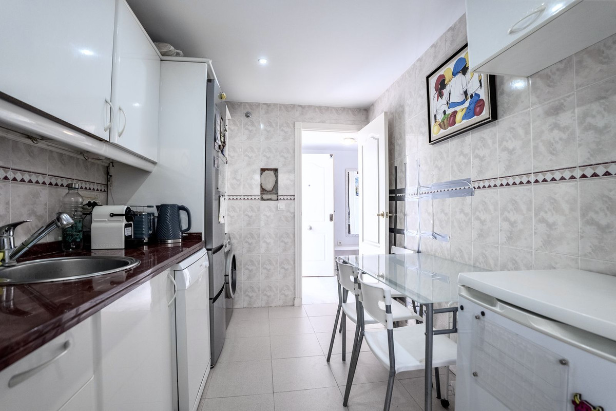Se vende Apartamento Planta Media de 2 dormitorios en Costa Del Sol, Málaga, España