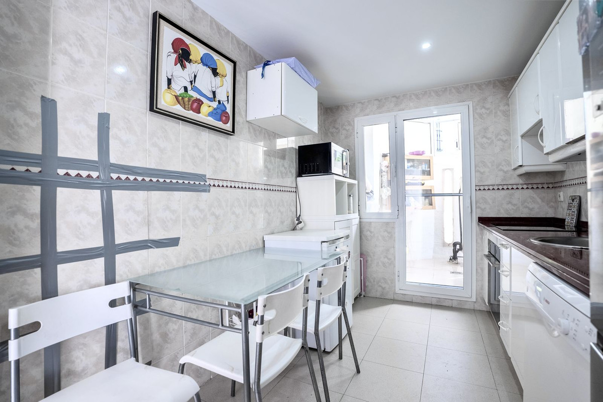 Se vende Apartamento Planta Media de 2 dormitorios en Costa Del Sol, Málaga, España
