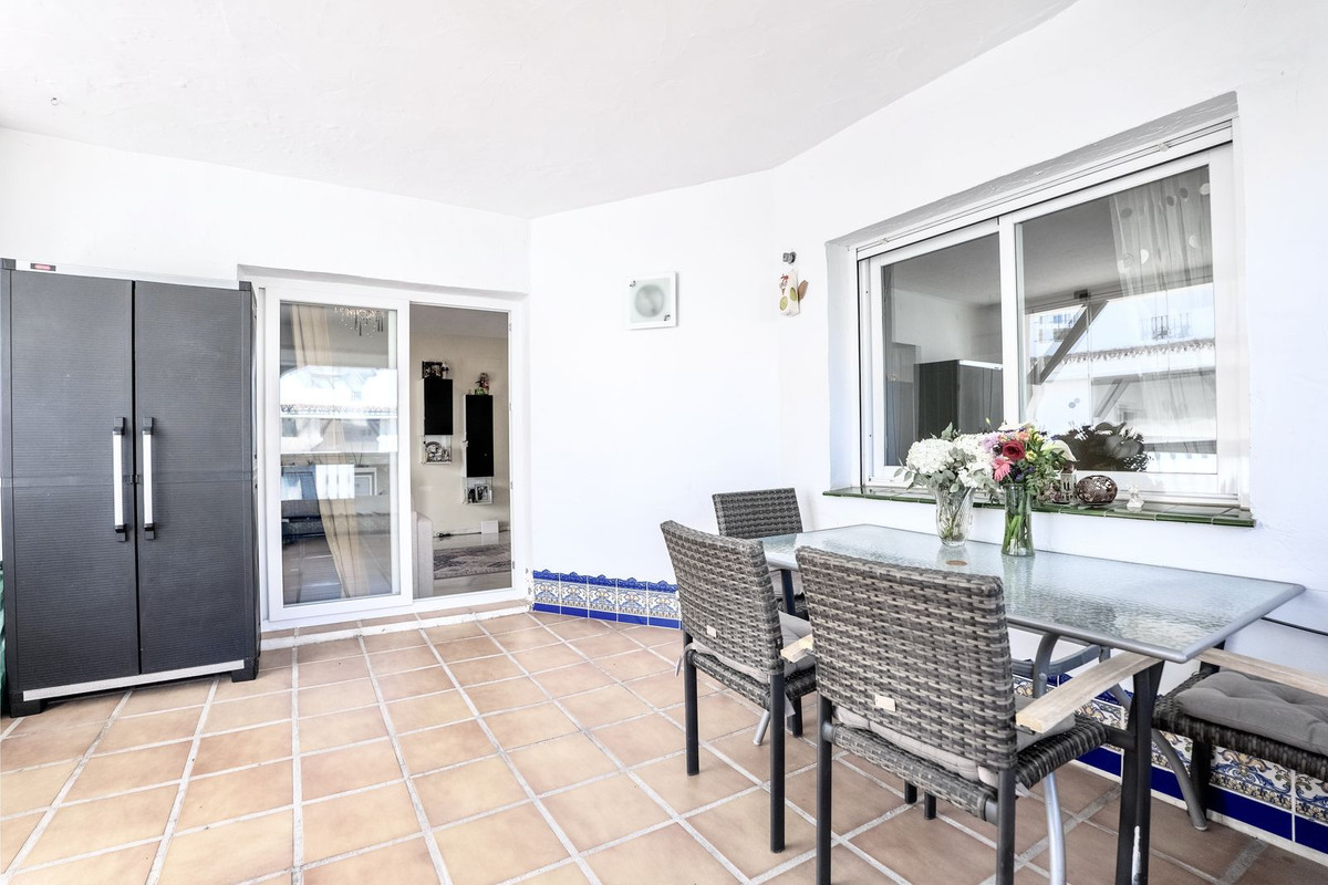 Se vende Apartamento Planta Media de 2 dormitorios en Costa Del Sol, Málaga, España