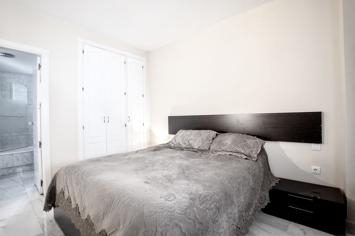 Se vende Apartamento Planta Media de 2 dormitorios en Costa Del Sol, Málaga, España