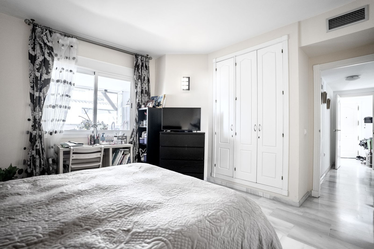 Se vende Apartamento Planta Media de 2 dormitorios en Costa Del Sol, Málaga, España