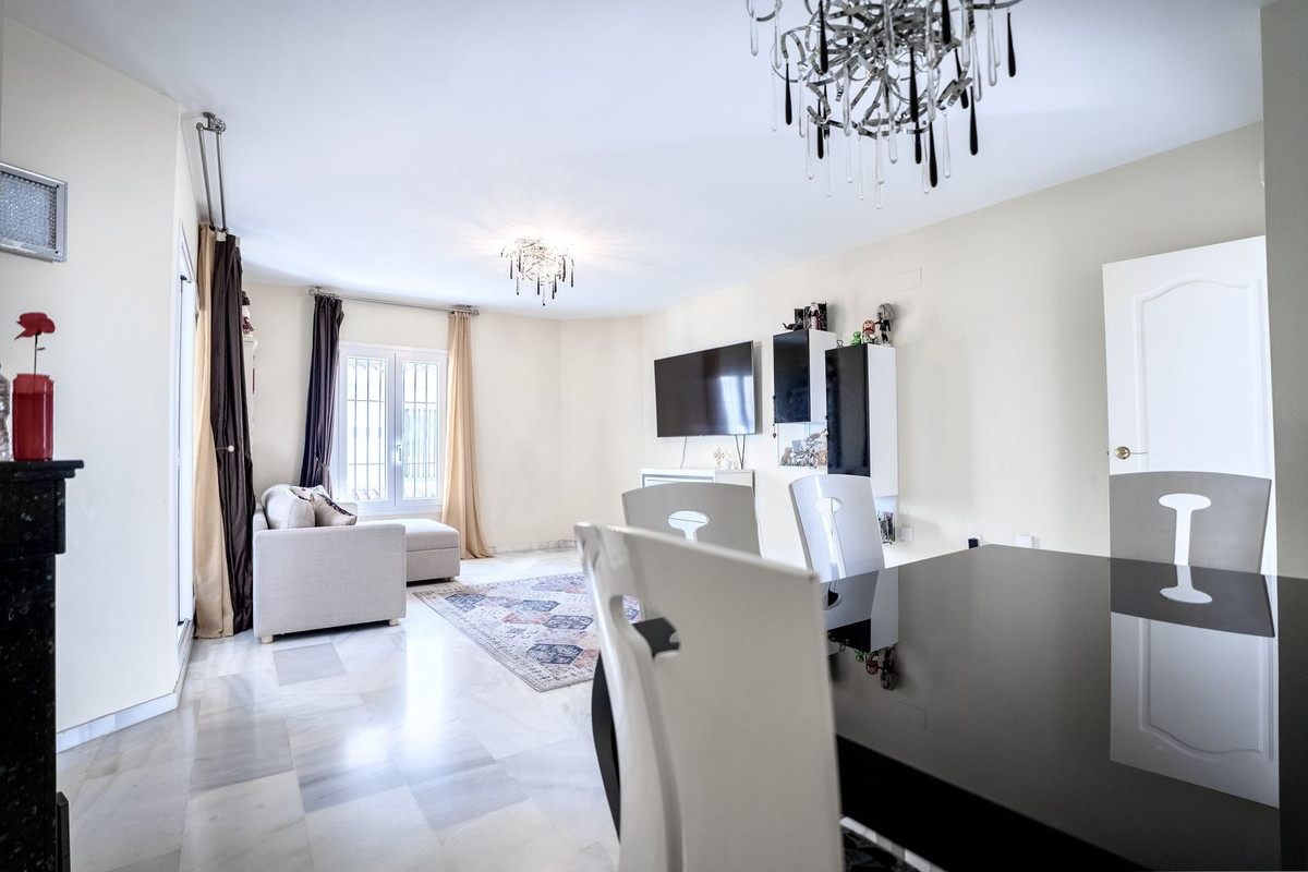 Se vende Apartamento Planta Media de 2 dormitorios en Costa Del Sol, Málaga, España