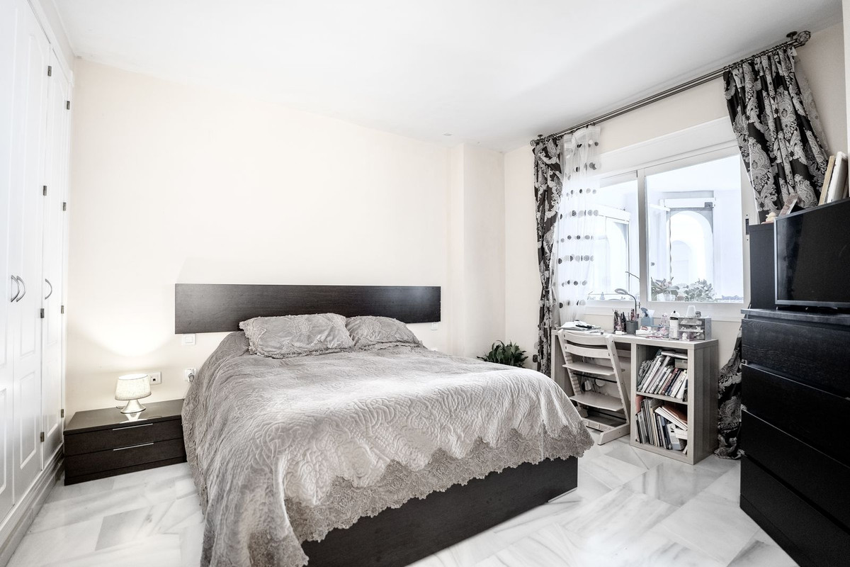 Se vende Apartamento Planta Media de 2 dormitorios en Costa Del Sol, Málaga, España
