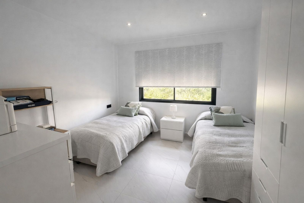 Se vende Apartamento Planta Media de 2 dormitorios en Costa Del Sol, Málaga, España