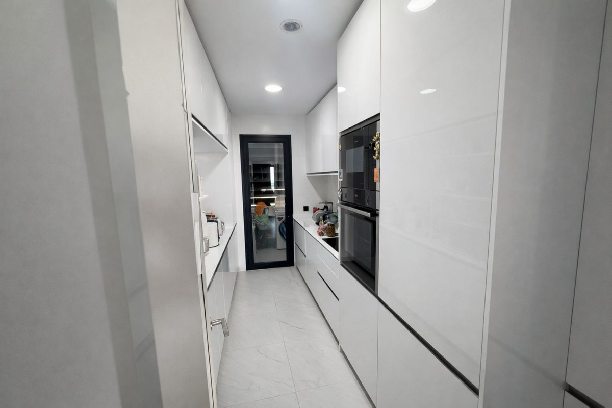 Se vende Apartamento Planta Media de 2 dormitorios en Costa Del Sol, Málaga, España