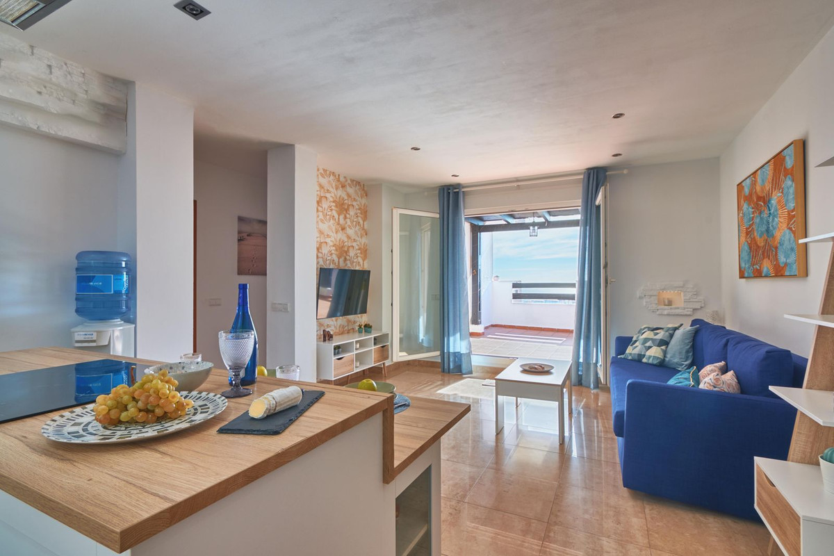 Se vende Apartamento Planta Media de 2 dormitorios en Costa Del Sol, Málaga, España