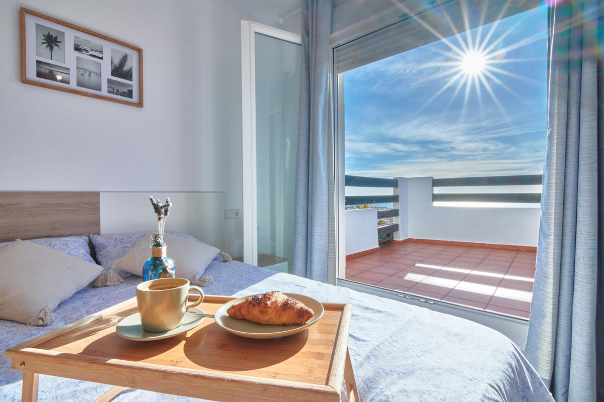 Se vende Apartamento Planta Media de 2 dormitorios en Costa Del Sol, Málaga, España