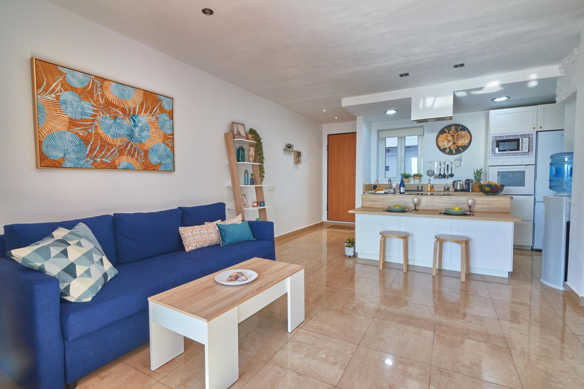 Se vende Apartamento Planta Media de 2 dormitorios en Costa Del Sol, Málaga, España