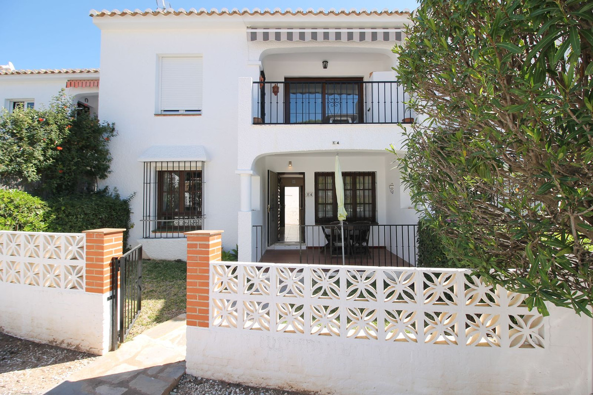 Se vende Apartamento Planta Baja de 2 dormitorios en Costa Del Sol, Málaga, España