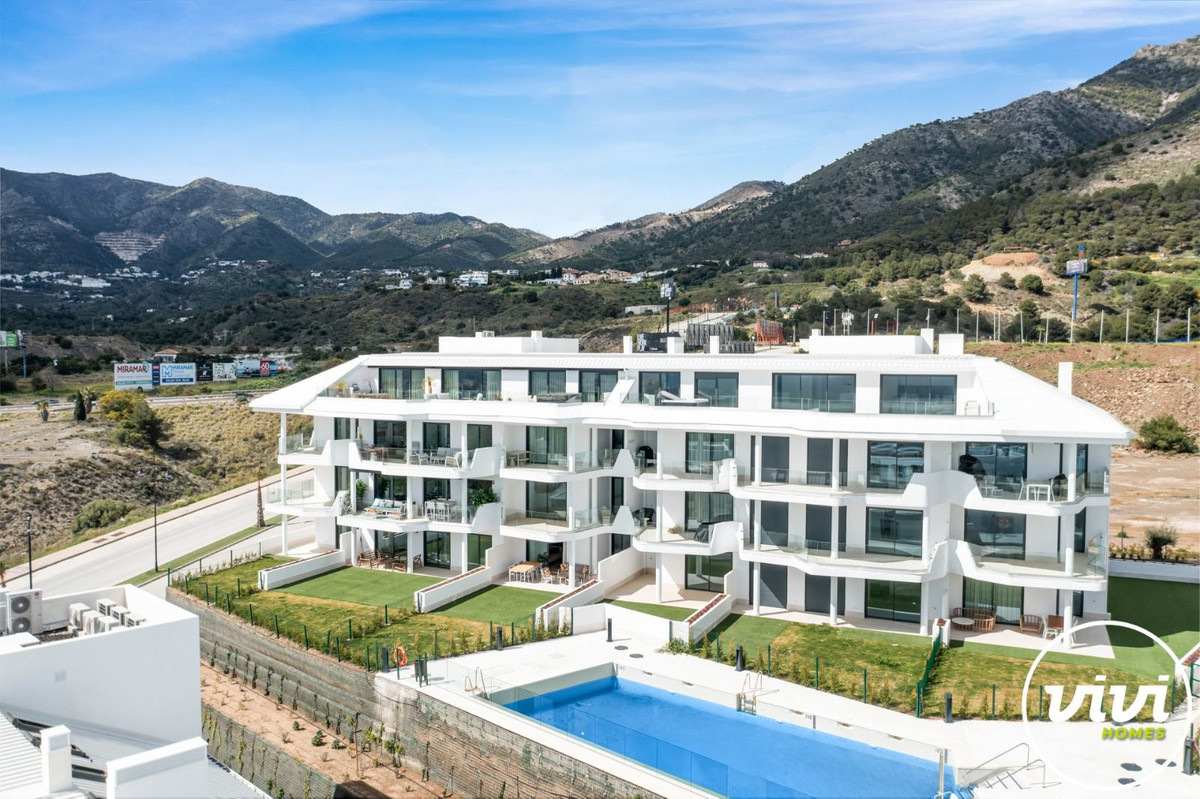 3 Bed Apartment for sale in Fuengirola Costa Del Sol, Málaga, Spain