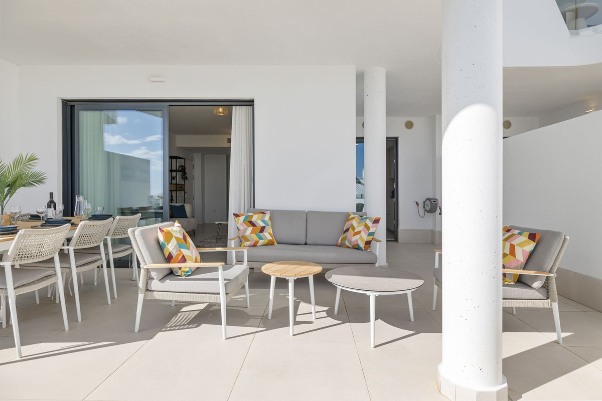 3 Bed Apartment for sale in Fuengirola Costa Del Sol, Málaga, Spain