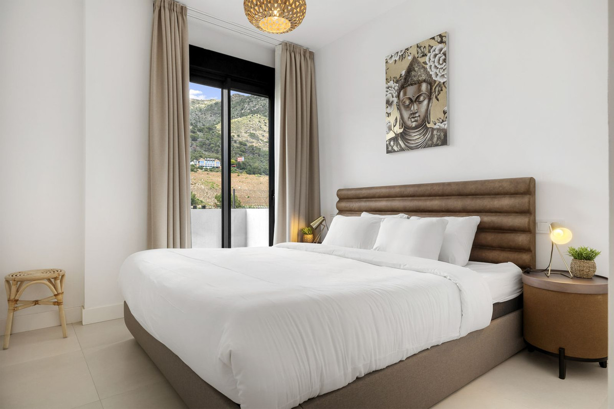 3 Bed Apartment for sale in Fuengirola Costa Del Sol, Málaga, Spain