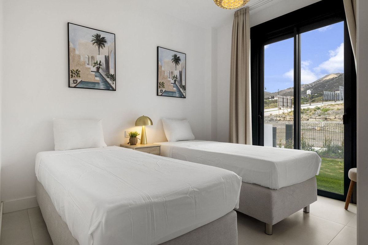 3 Bed Apartment for sale in Fuengirola Costa Del Sol, Málaga, Spain