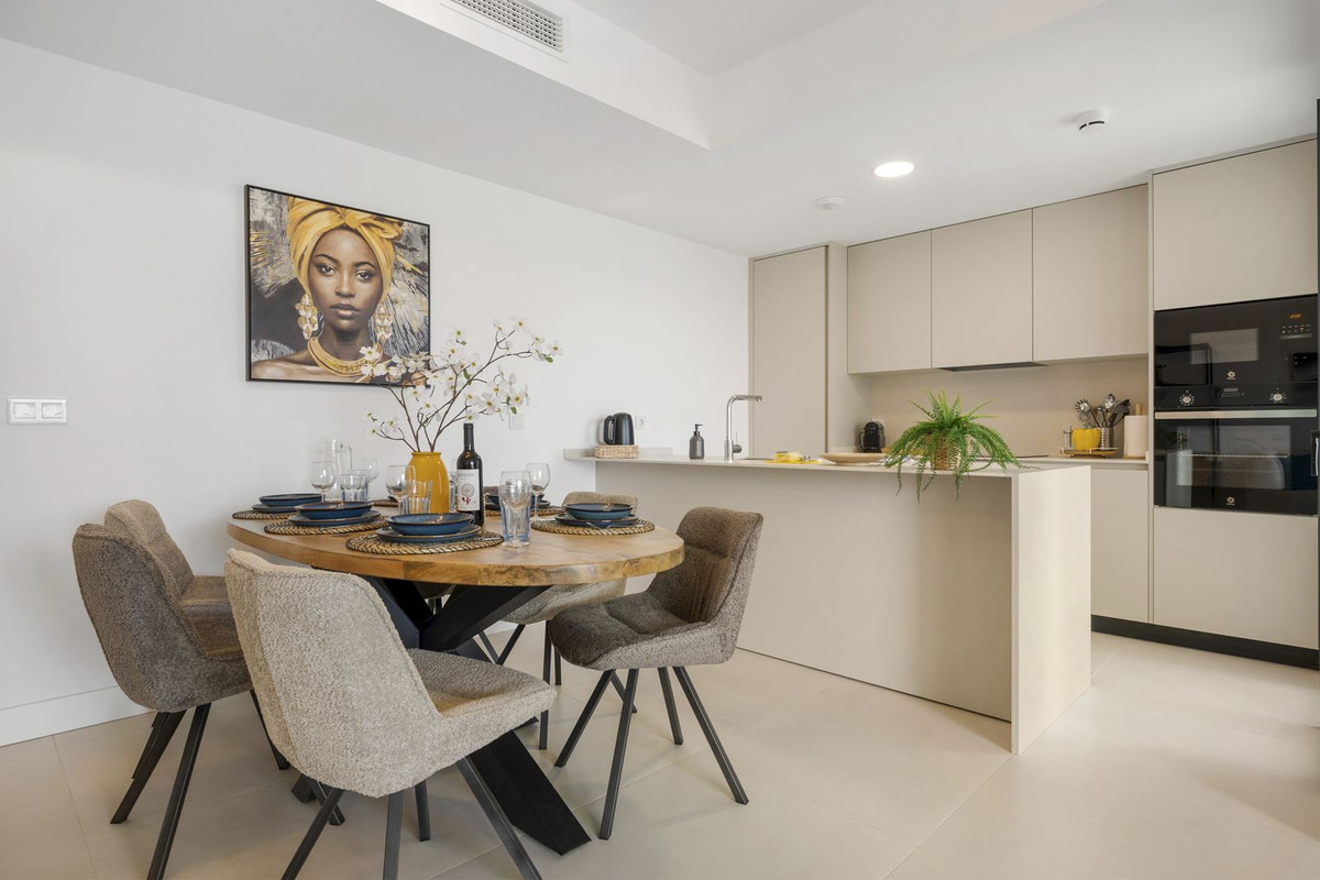 3 Bed Apartment for sale in Fuengirola Costa Del Sol, Málaga, Spain