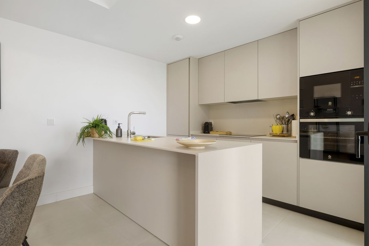 3 Bed Apartment for sale in Fuengirola Costa Del Sol, Málaga, Spain