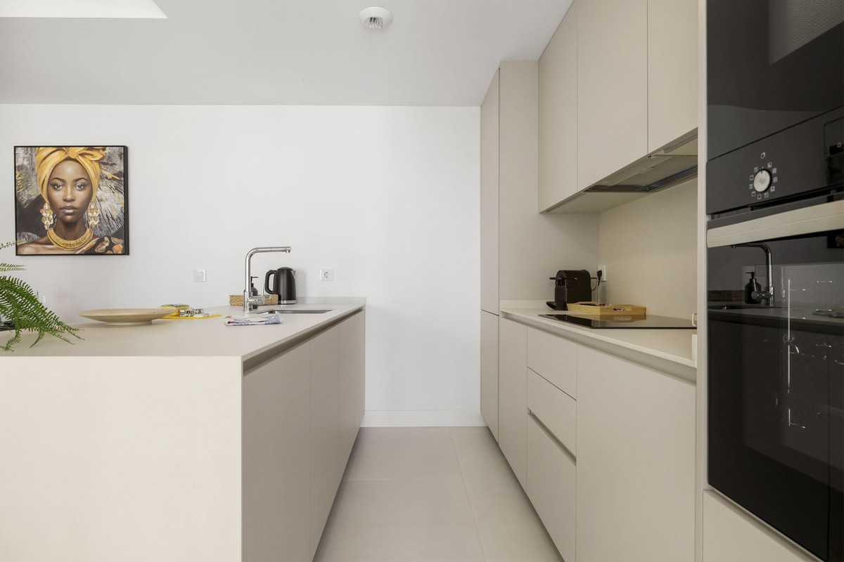 3 Bed Apartment for sale in Fuengirola Costa Del Sol, Málaga, Spain