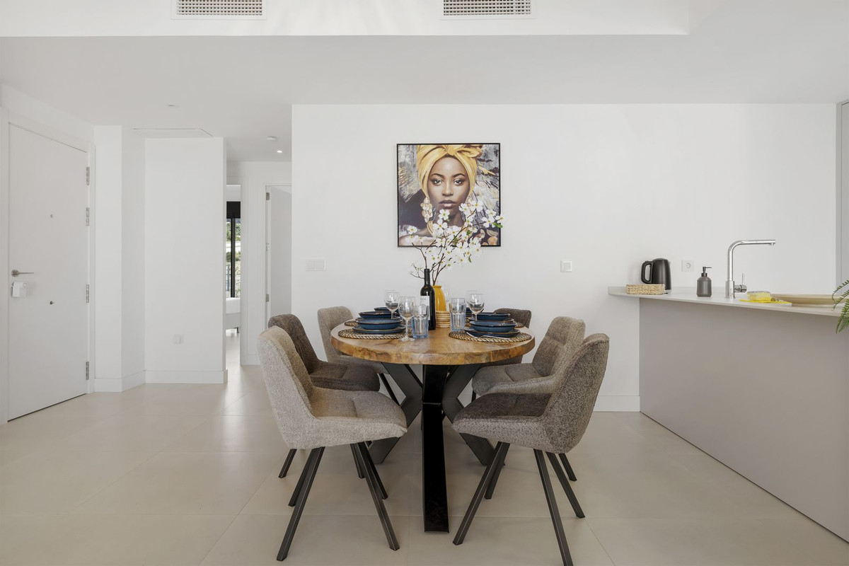 3 Bed Apartment for sale in Fuengirola Costa Del Sol, Málaga, Spain